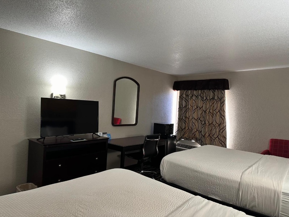 Days Inn & Suites by Wyndham Casey Main image